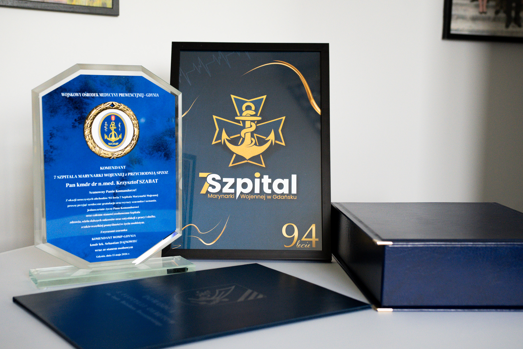 Uroczysta zbiórka z okazji 94. rocznicy 7 Szpitala Marynarki Wojennej oraz Święta Konstytucji 3 Maja – obraz